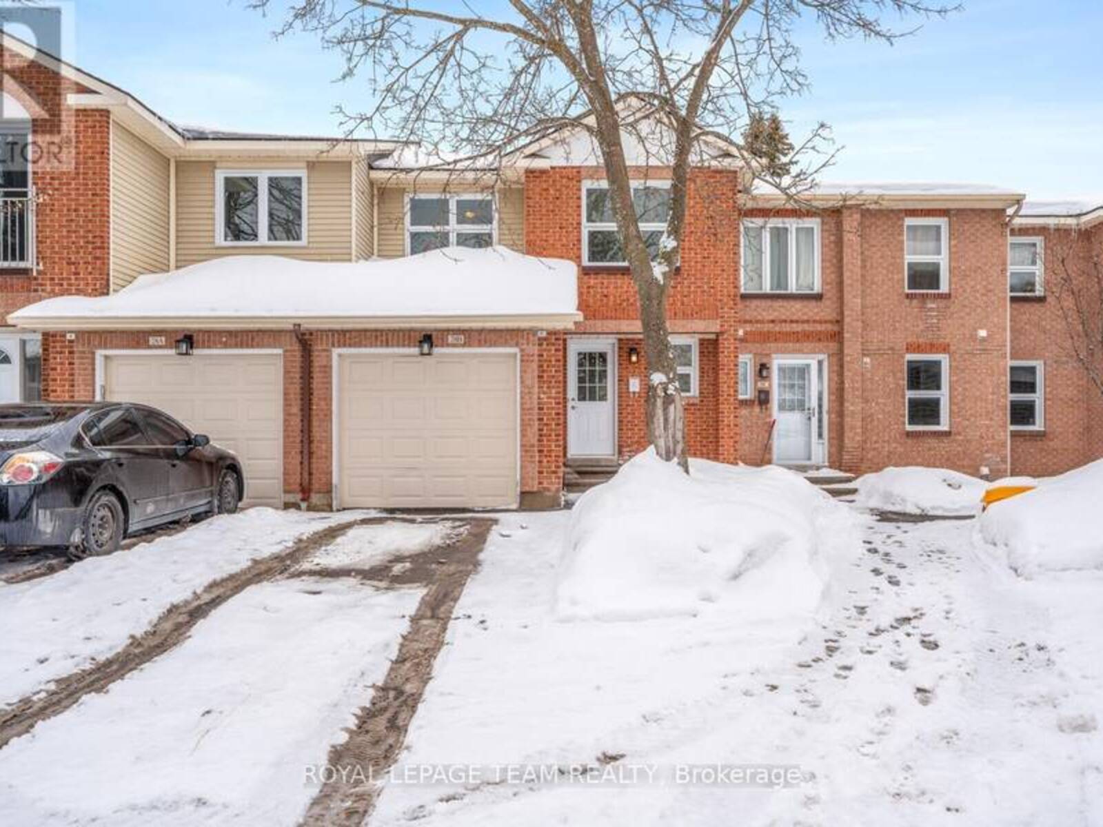 28B CASTLEBROOK LANE, Ottawa, Ontario K2G 5G5