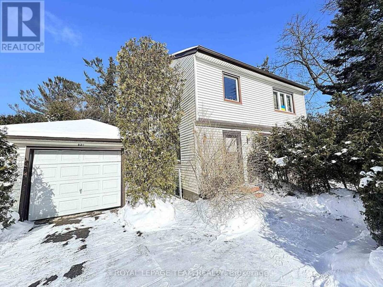 821 EASTBOURNE AVENUE, Ottawa, Ontario K1K 0H8