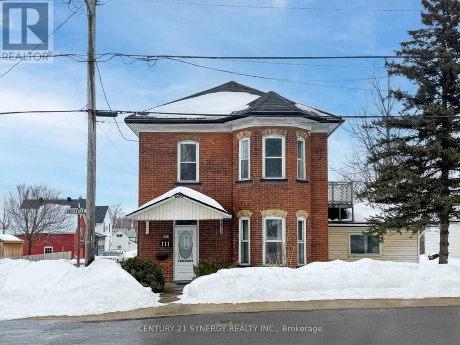 111 BROCKVILLE STREET, Smiths Falls, Ontario K7A 3Y7