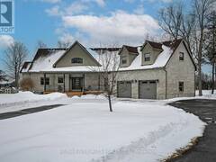 664 WEST POINT DRIVE Perth Ontario, K7H 3C7