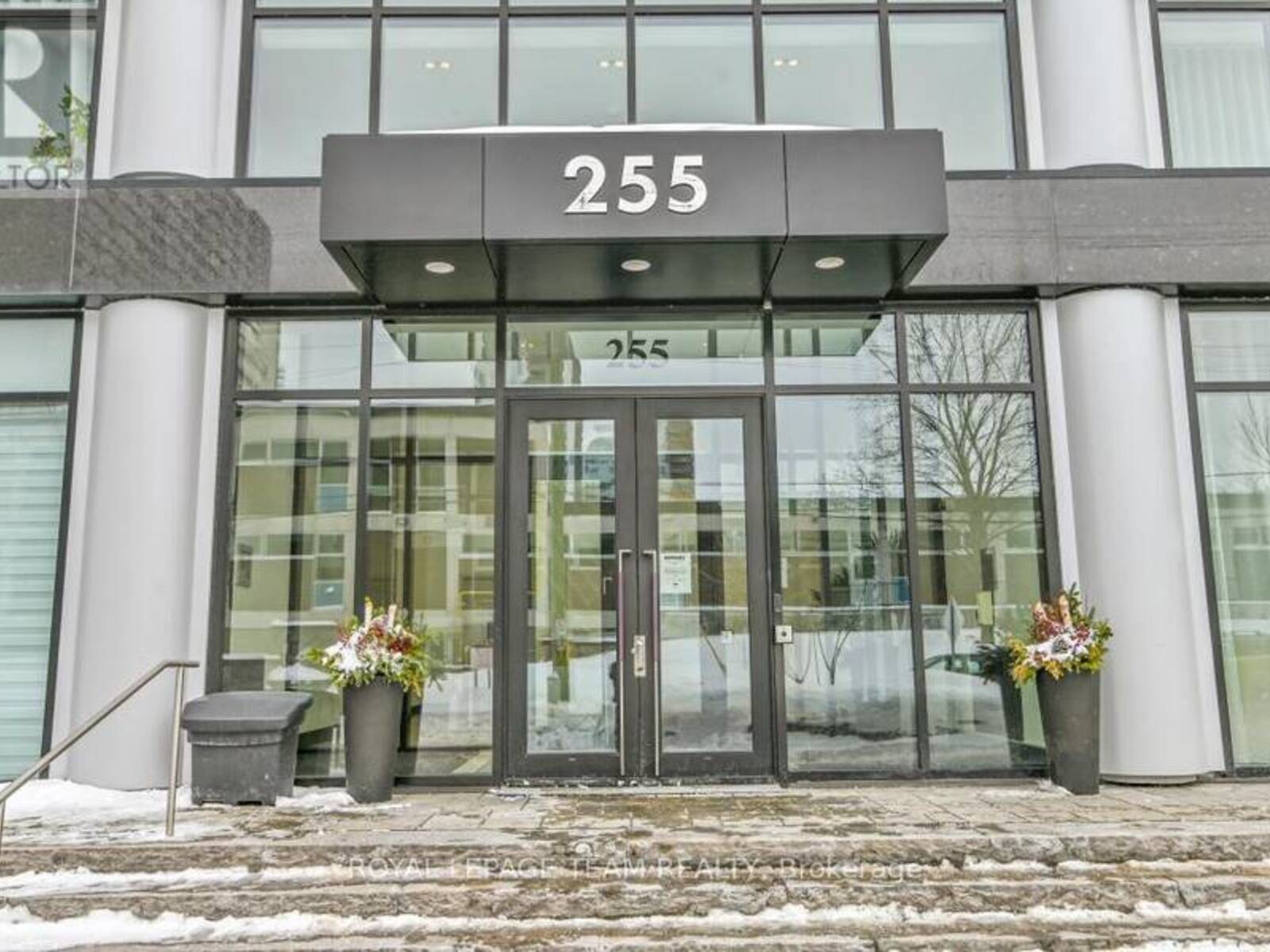 407 - 255 BAY STREET, Ottawa, Ontario K1R 0C5