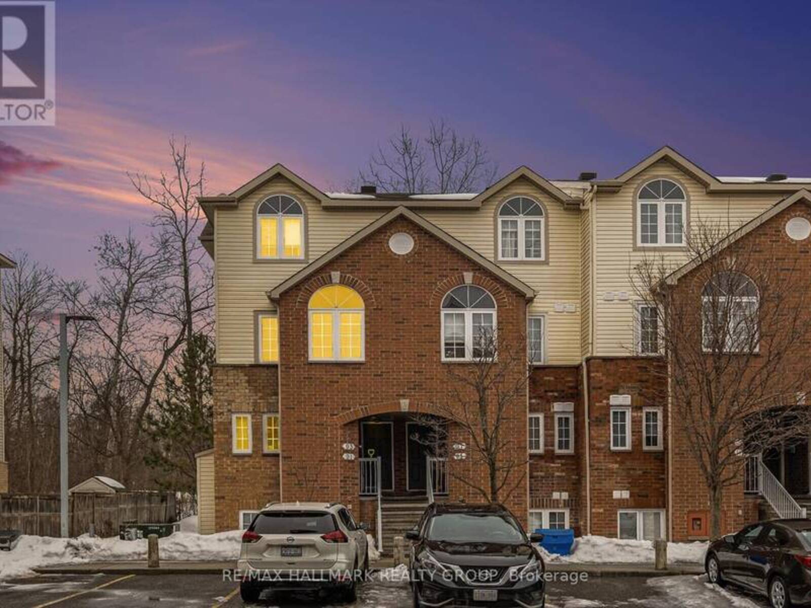 93 STEELE PARK, Ottawa, Ontario K1J 0J2