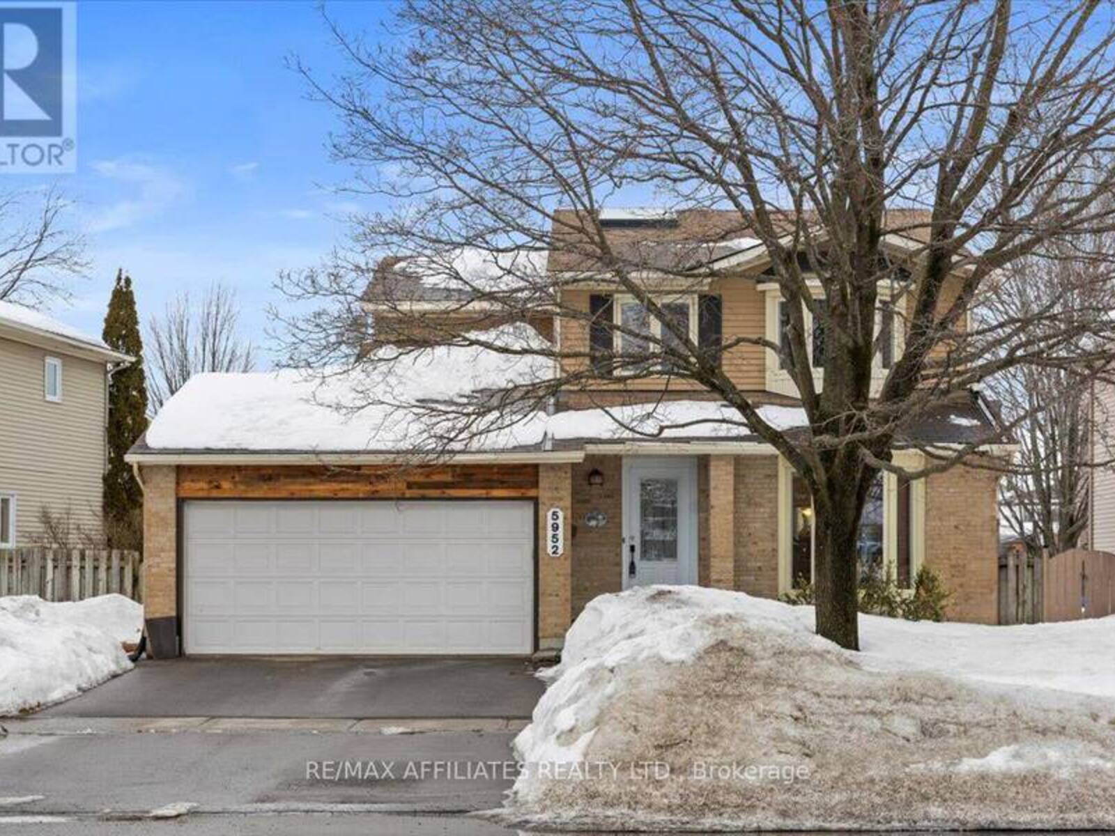 5952 MEADOWGLEN DRIVE, Ottawa, Ontario K1C 5Y2