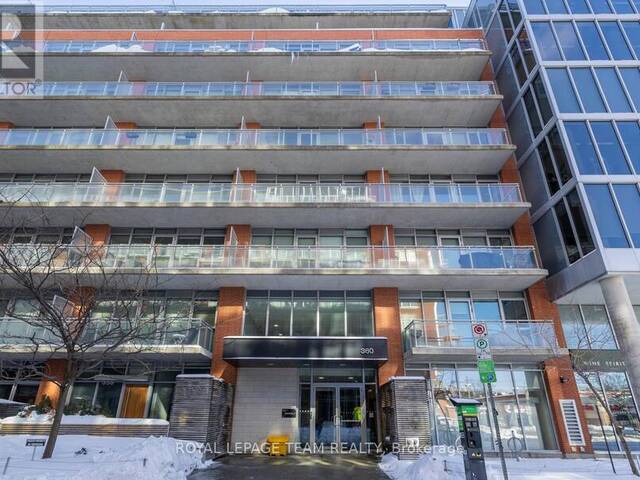 618 - 360 MCLEOD STREET Ottawa Ontario, K2P 1A9 - 1 Bedroom Condo For Sale