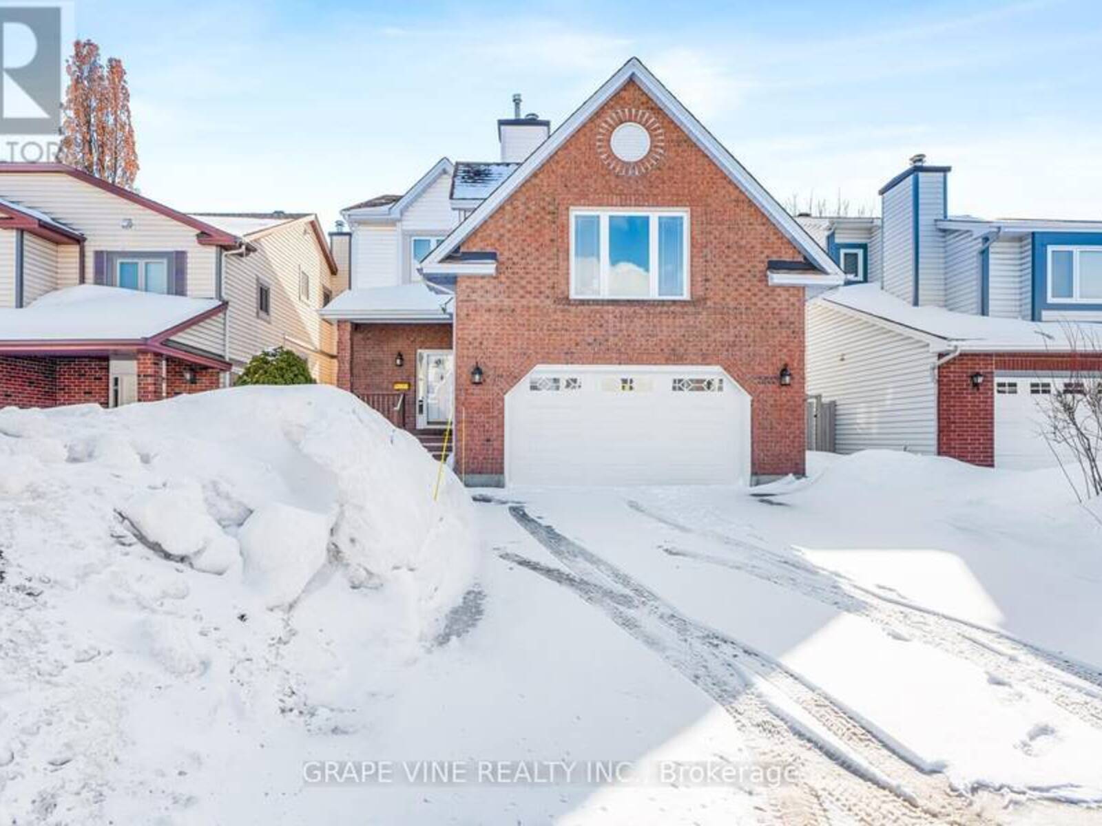 71 BRAMBLEGROVE CRESCENT, Ottawa, Ontario K1T 3E6