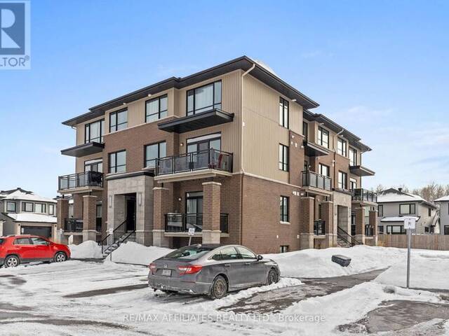 28 CARABINER PRIVATE Ottawa Ontario, K1W 0L7 - 2 Bedrooms Condo For Sale