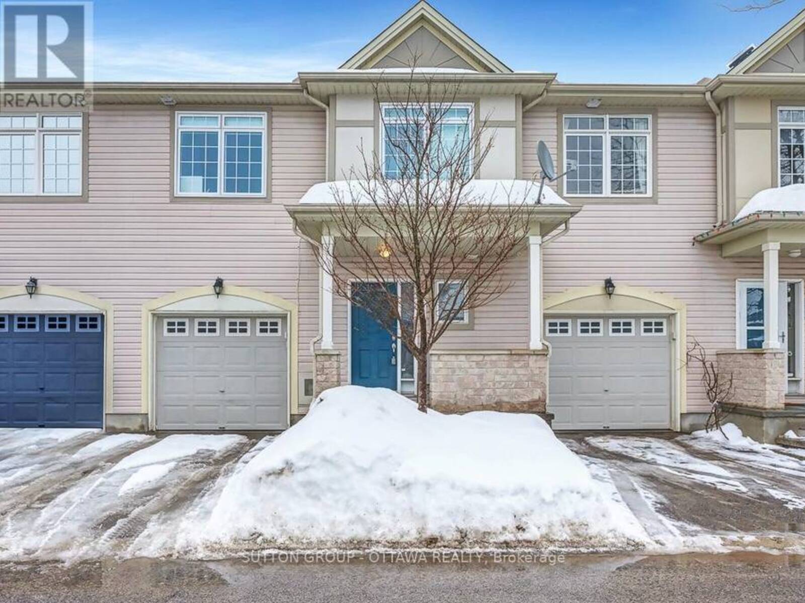 61 VILLAGE WALK PLACE, Ottawa, Ontario K4M 1L1