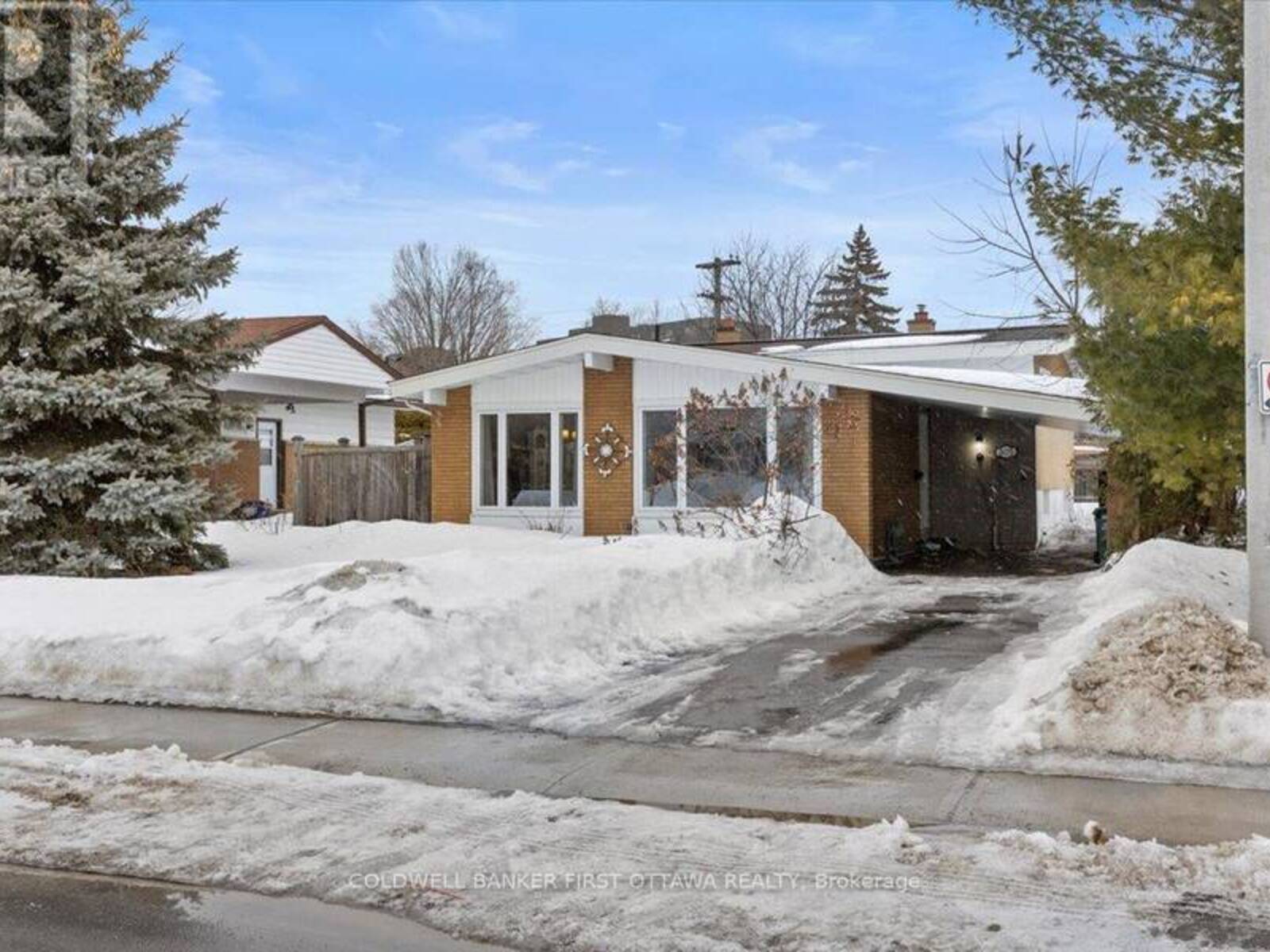 2075 VALLEY DRIVE, Ottawa, Ontario K1G 2P2