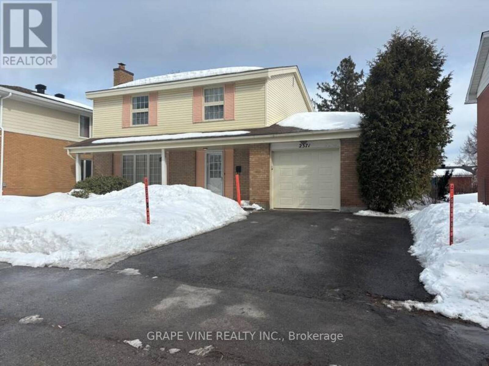 2371 BRIAR HILL DRIVE, Ottawa, Ontario K1H 7A7