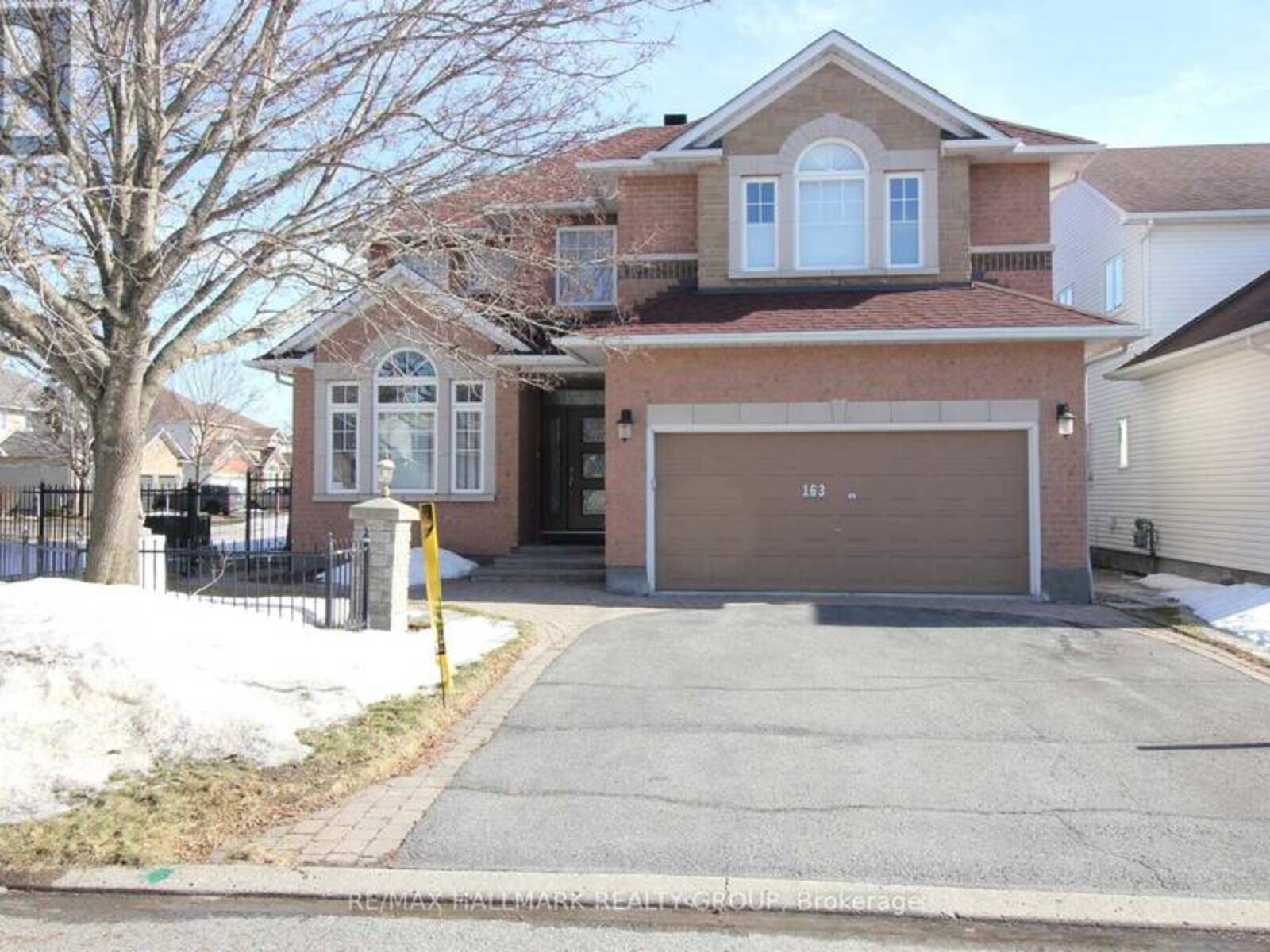 163 YOHO DRIVE, Ottawa, Ontario K2M 2V4