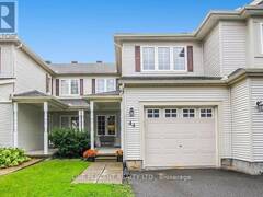 44 FIELDBERRY Ottawa Ontario, K2J 5E8