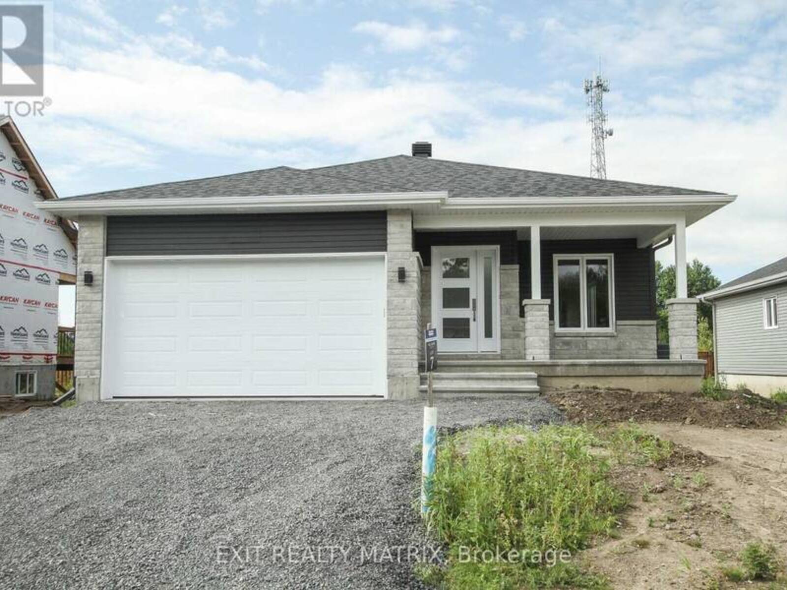 1401 CAROLINE COURT, Cornwall, Ontario K6J 0C5