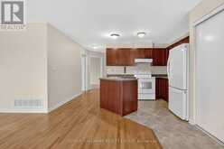 600 SUNBEAM PRIVATE | Ottawa Ontario | Slide Image Fifteen