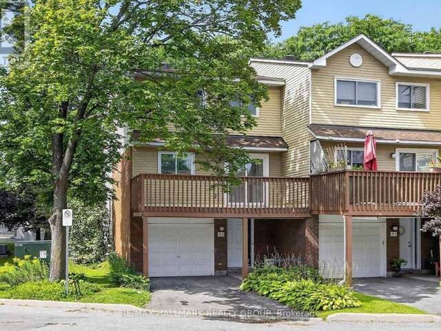 7 - 86 ESTERLAWN PRIVATE Ottawa Ontario, K2A 4C1 - 3 Bedrooms Condo For Sale