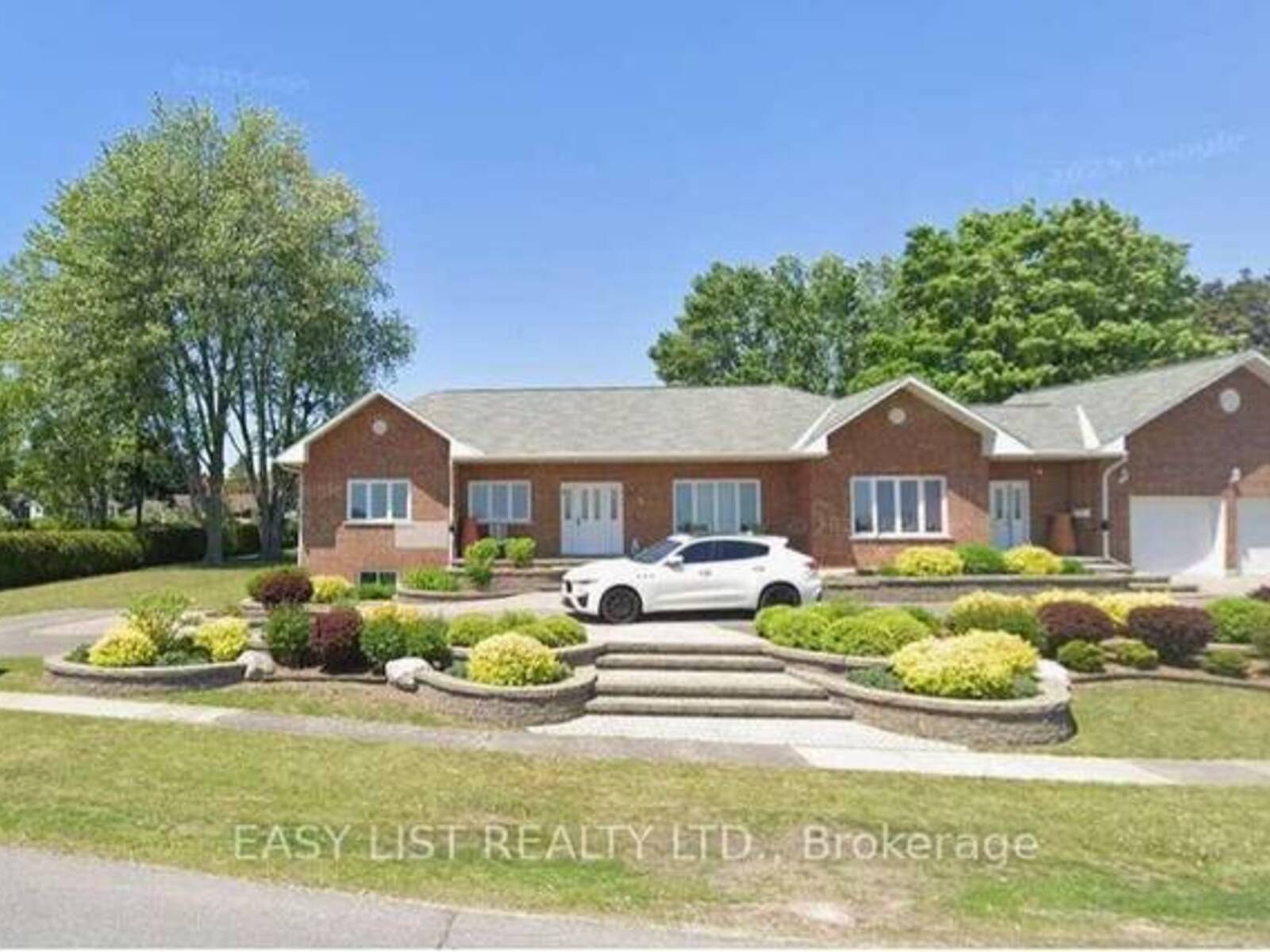 36 ELIZABETH DRIVE, Iroquois, Ontario K0E 1K0