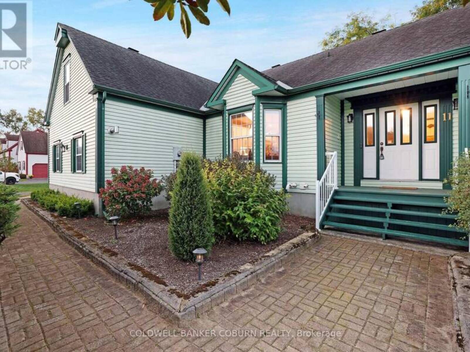 11 KIMBERLY AVENUE, Kemptville, Ontario K0G 1J0