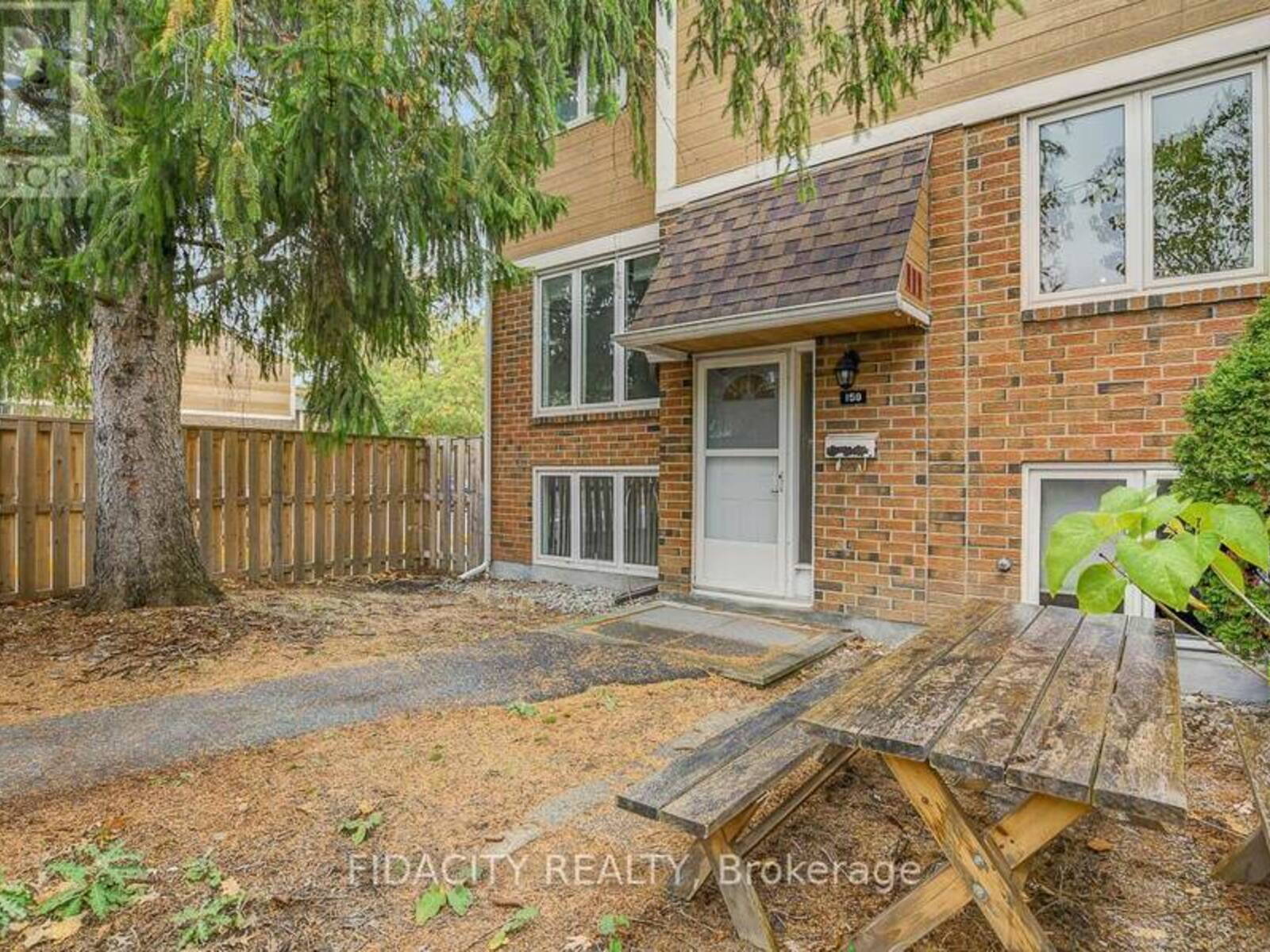 61 - 159 SALTER CRESCENT, Ottawa, Ontario K2K 1Y8