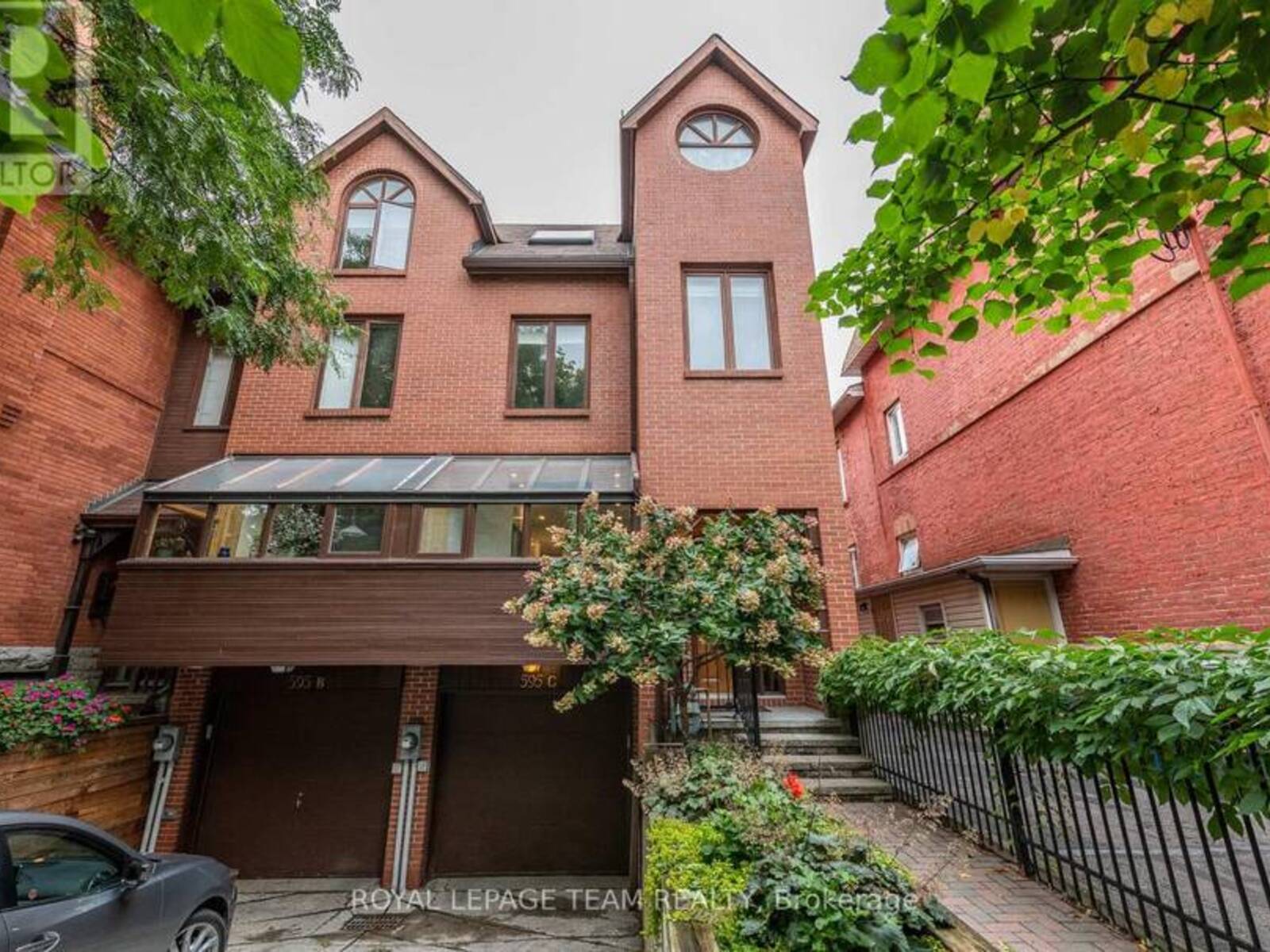 C - 595 BESSERER STREET, Ottawa, Ontario K1N 6C8