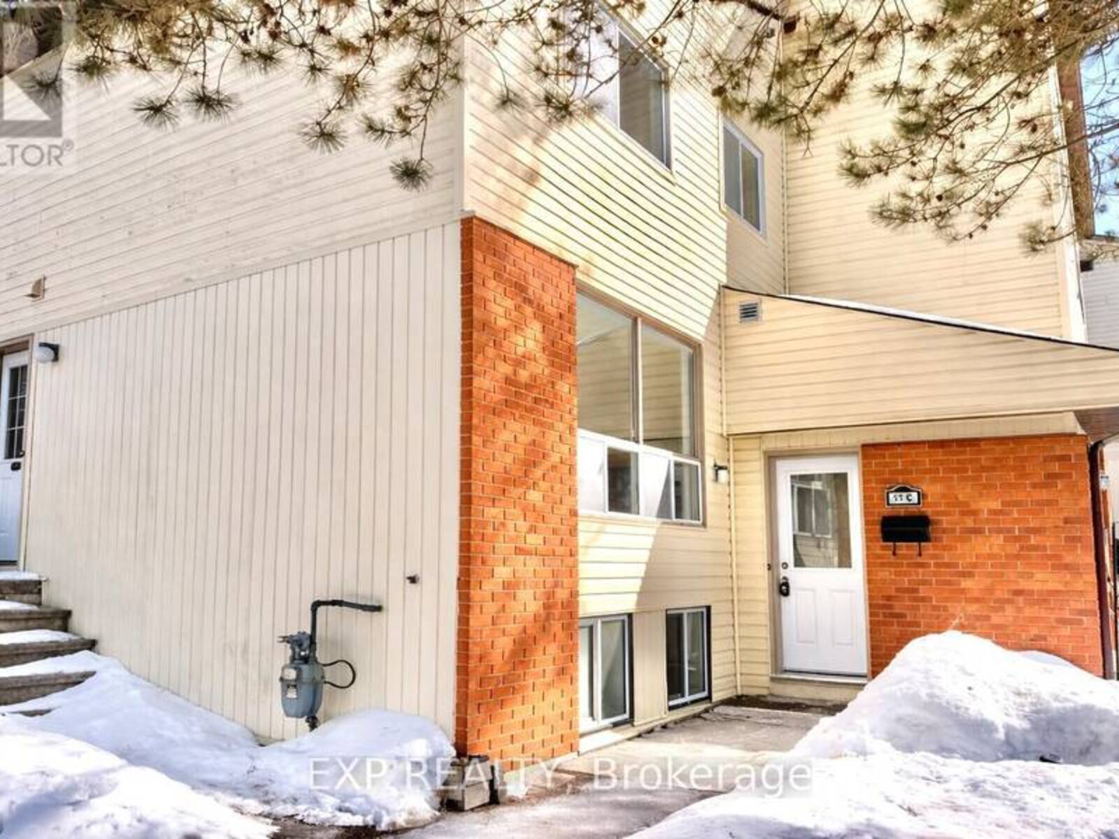 11C SONNET CRESCENT, Ottawa, Ontario K2H 8W8