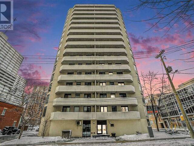 1102 - 200 BAY STREET Ottawa Ontario, K1R 7W8 - 1 Bedroom Condo For Sale
