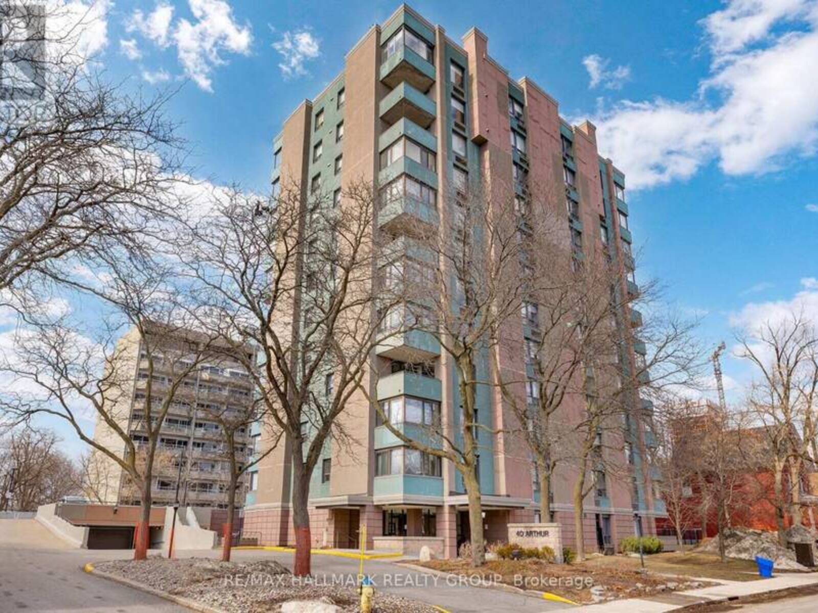 203 - 40 ARTHUR STREET, Ottawa, Ontario K1R 7T5