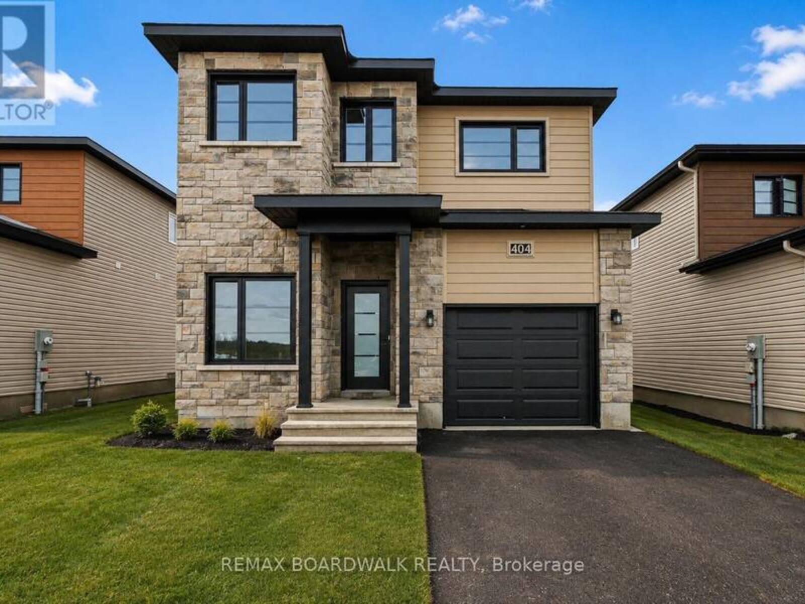 404 FALCON LANE, Russell, Ontario K4R 1E5