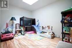 309 CYR AVENUE | Ottawa Ontario | Slide Image Twelve