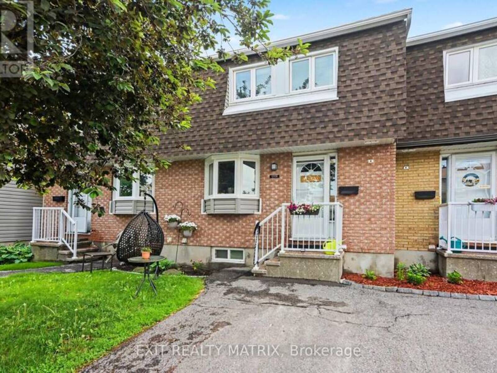 F - 1777 LAMOUREUX DRIVE, Ottawa, Ontario K1E 2N5