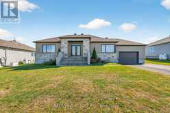 18 CALCO CRESCENT | North Stormont Ontario | Slide Image One