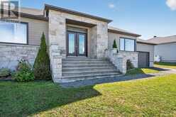 18 CALCO CRESCENT | North Stormont Ontario | Slide Image Nine