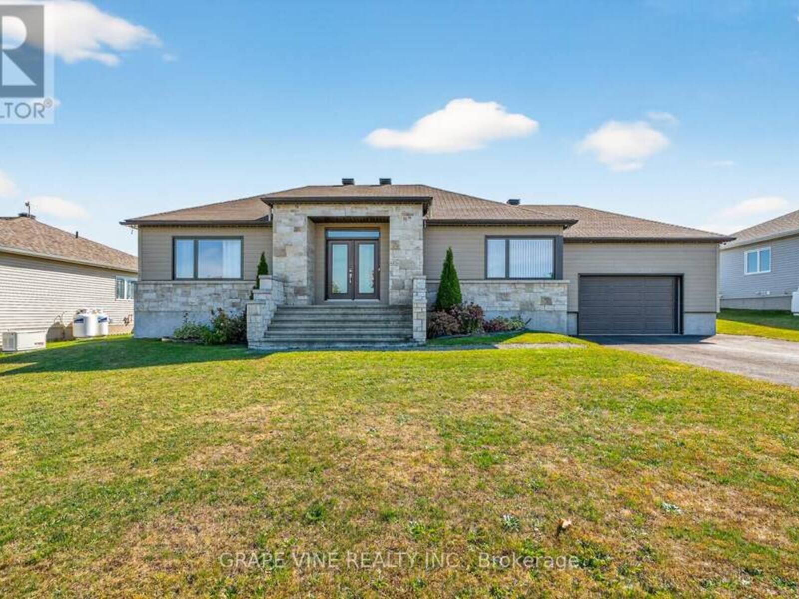 18 CALCO CRESCENT, North Stormont, Ontario K0C 1W0