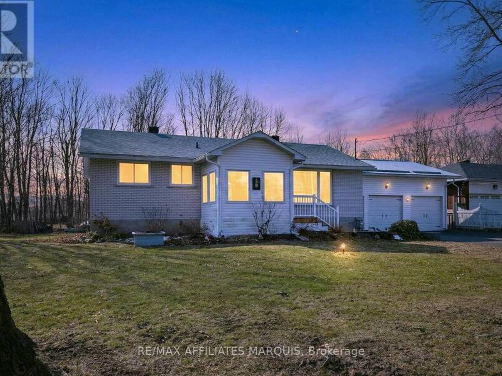 39 GOLF CLUB ROAD, Smiths Falls, Ontario K7A 4S5