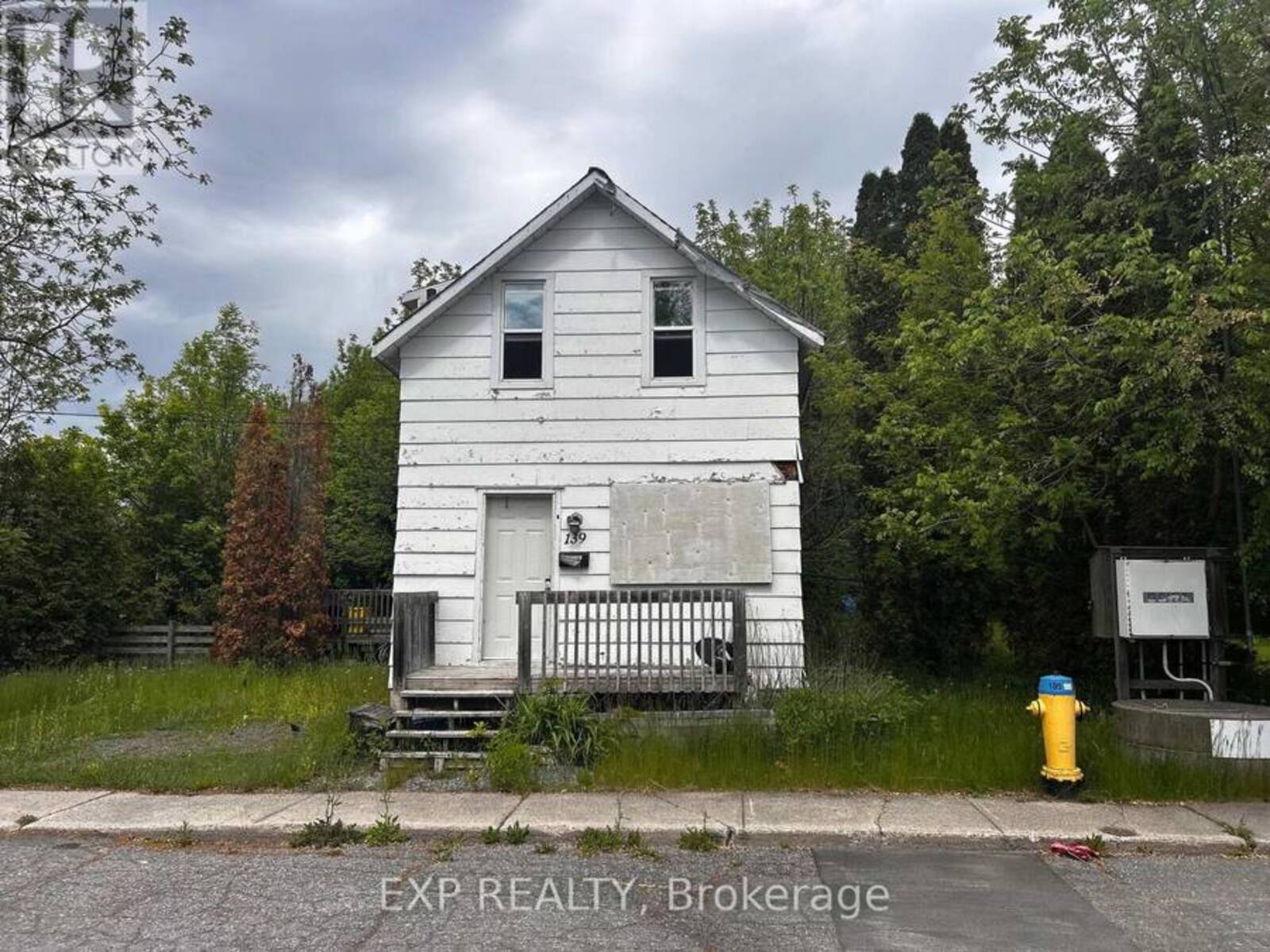 139 CHARLES STREET, Carleton Place, Ontario K7C 2Y4