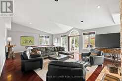 6 MARCHBROOK CIRCLE | Ottawa Ontario | Slide Image Eight