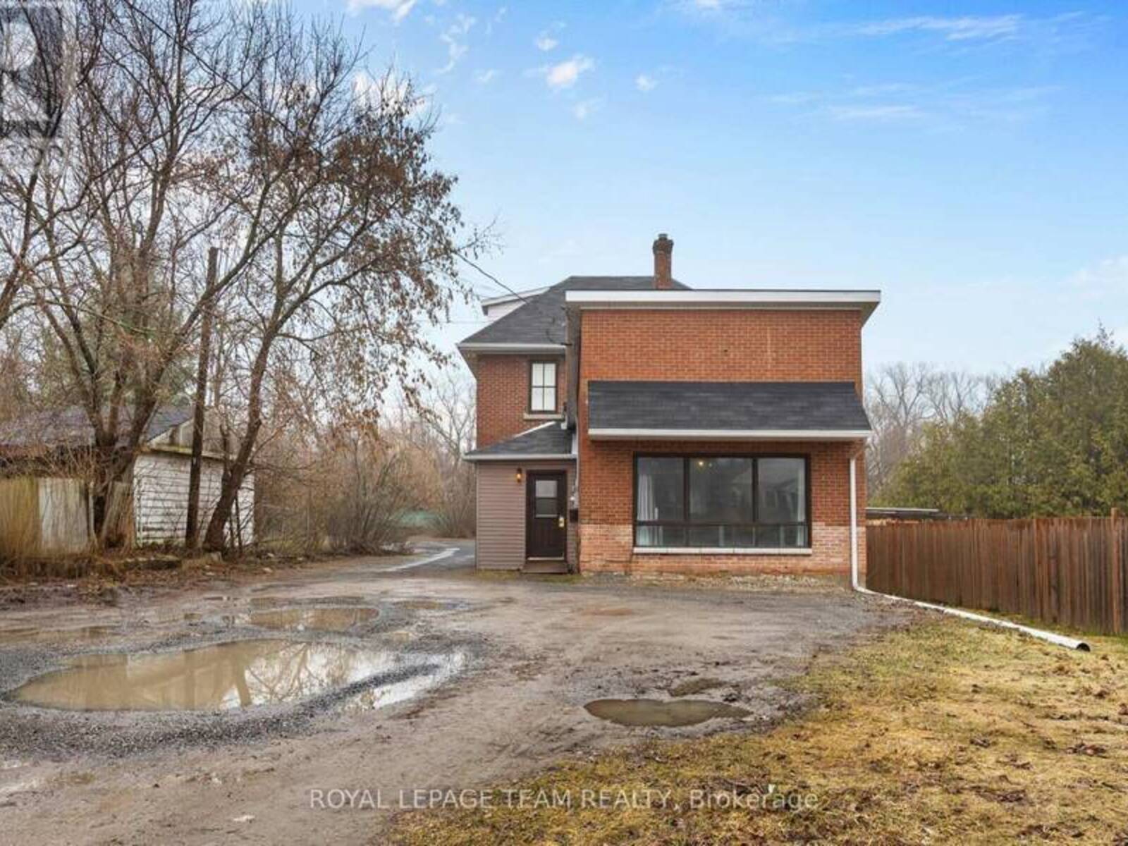47 DANIEL STREET S, Arnprior, Ontario K7S 2L5