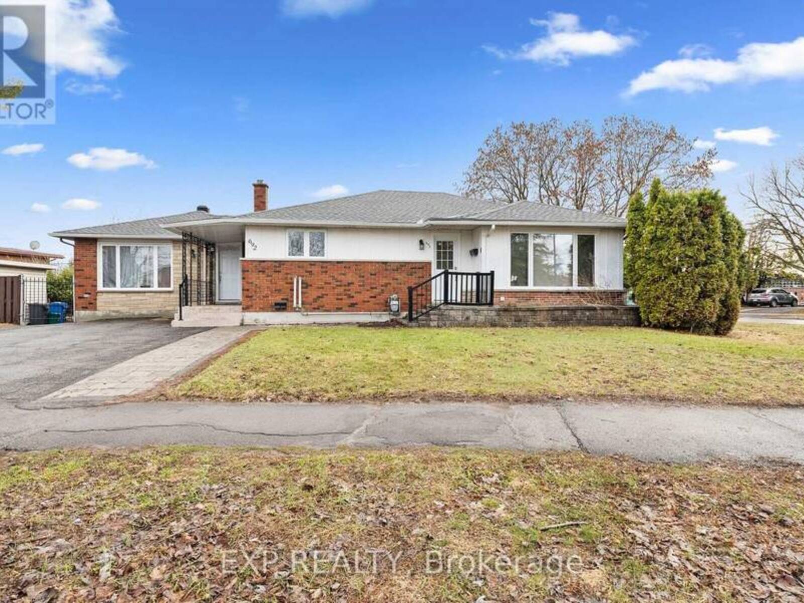 692 CLAUDE STREET, Ottawa, Ontario K1K 2S2
