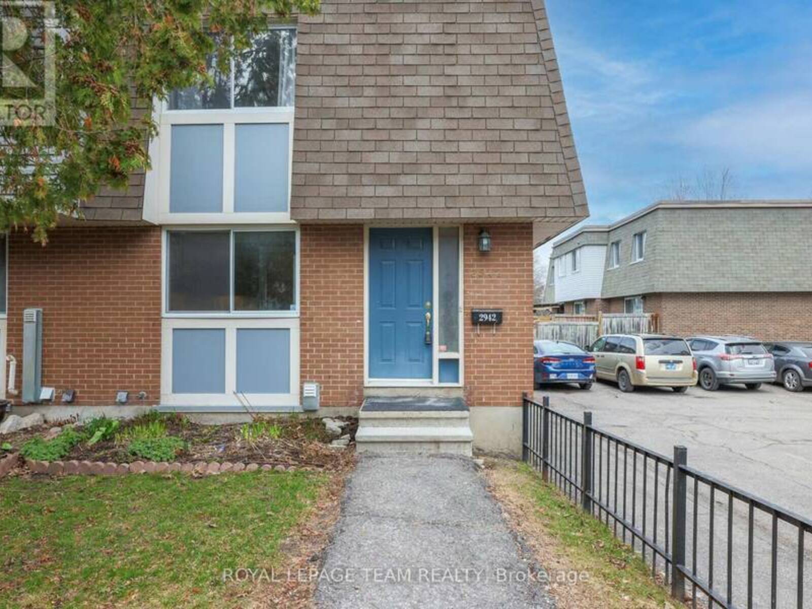 2942 FAIRLEA CRESCENT, Ottawa, Ontario K1V 8T7