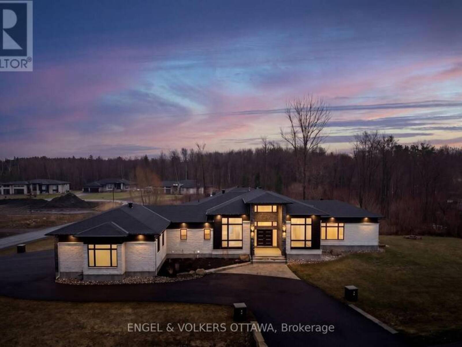 1600 NIGHTSHADE PLACE, Ottawa, Ontario K4P 0C7