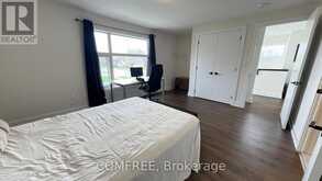 498 PHYLLIS STREET | London Ontario | Slide Image Fourteen