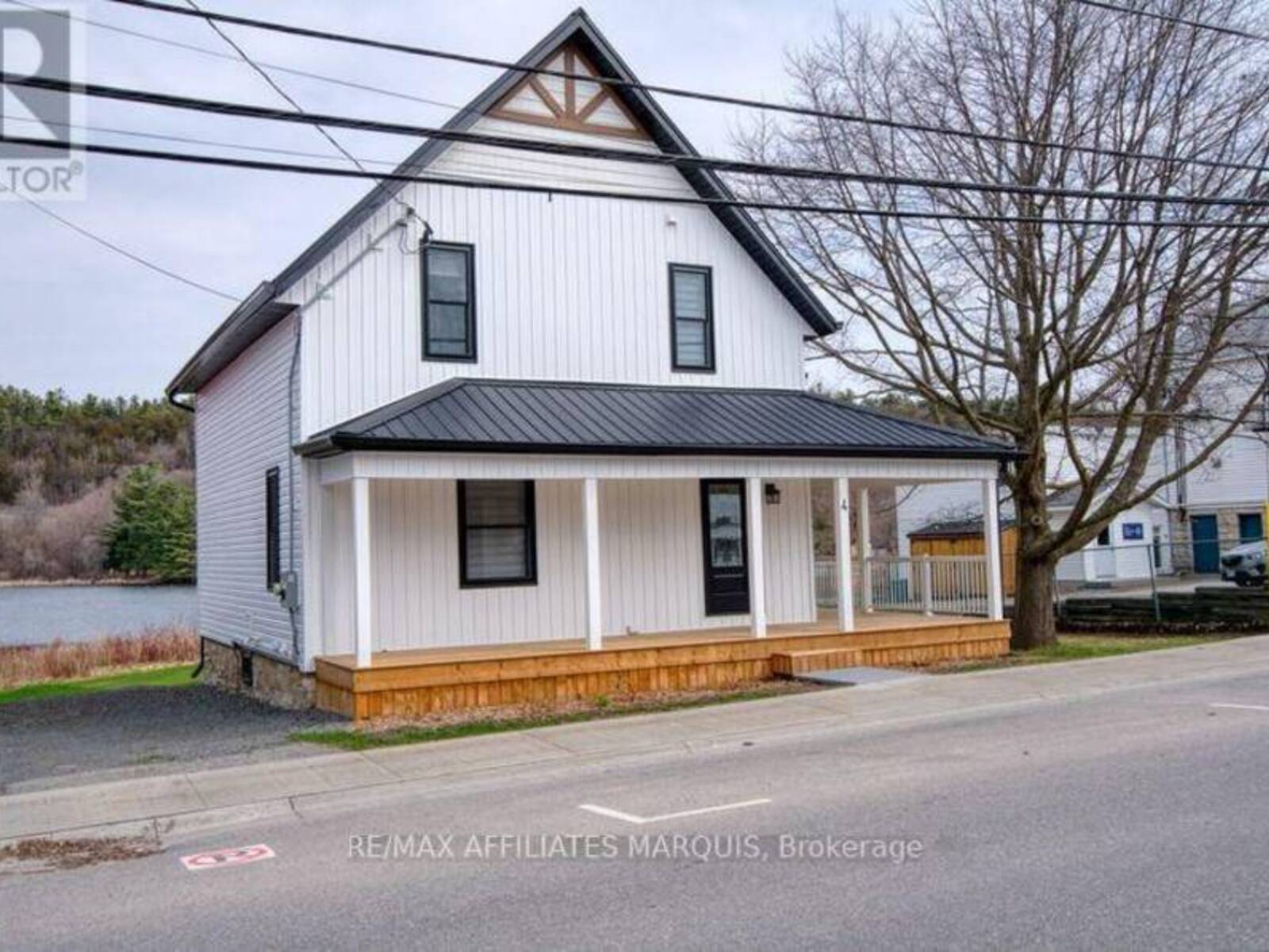 4 BEDFORD STREET E, Westport, Ontario K0G 1X0