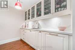 711 - 3500 LAKESHORE ROAD W | Oakville Ontario | Slide Image Twelve