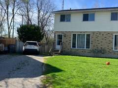 560 SHORT STREET Petrolia Ontario, N0N 1R0