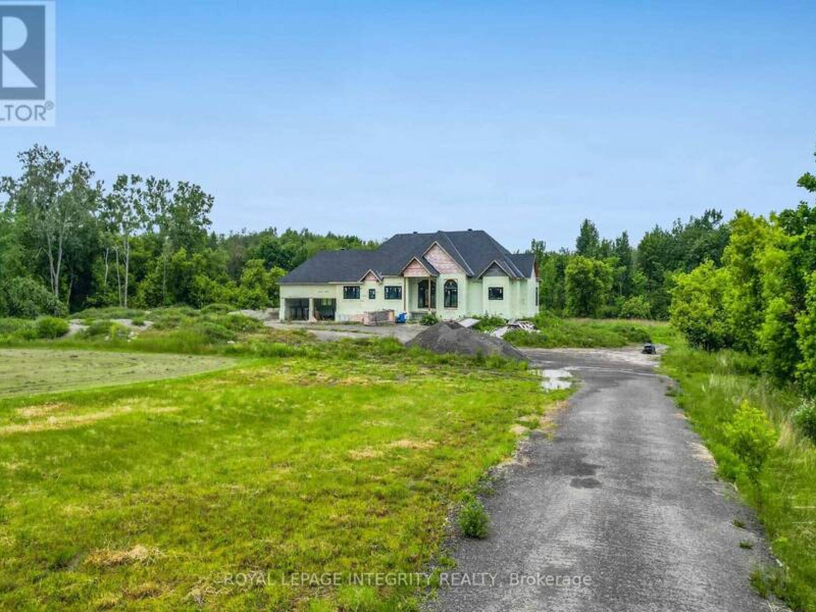 1695 OLD MONTREAL ROAD, Ottawa, Ontario K4C 1G7