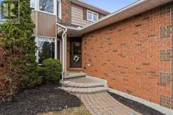 195 WALDEN DRIVE | Ottawa Ontario | Slide Image Three