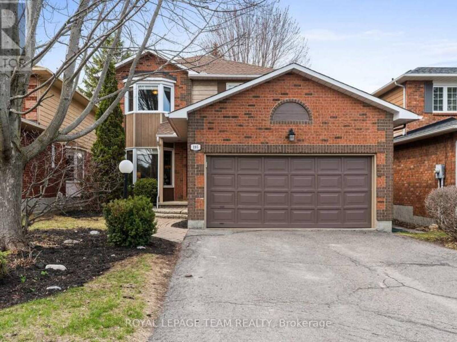 195 WALDEN DRIVE, Ottawa, Ontario K2K 2K7