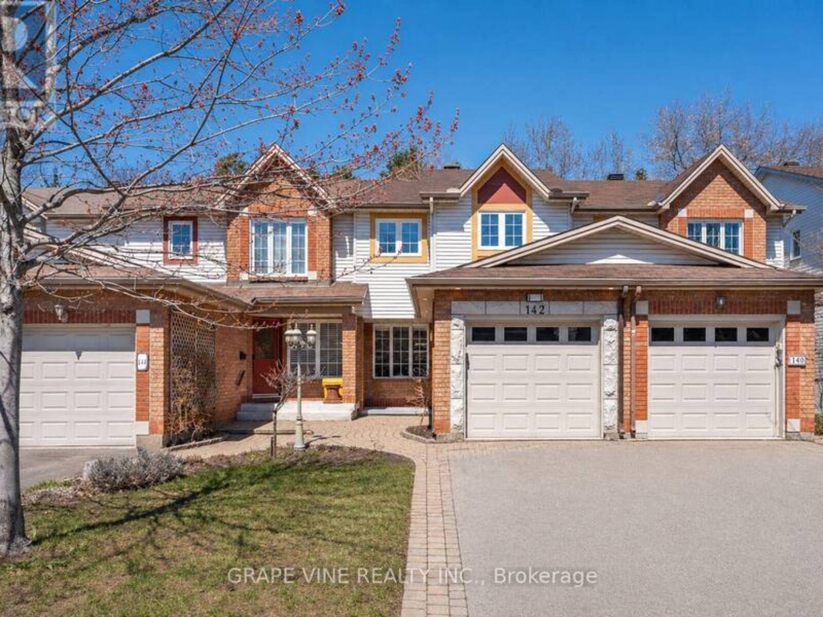 142 COLLEGE CIRCLE, Ottawa, Ontario K1K 4S1
