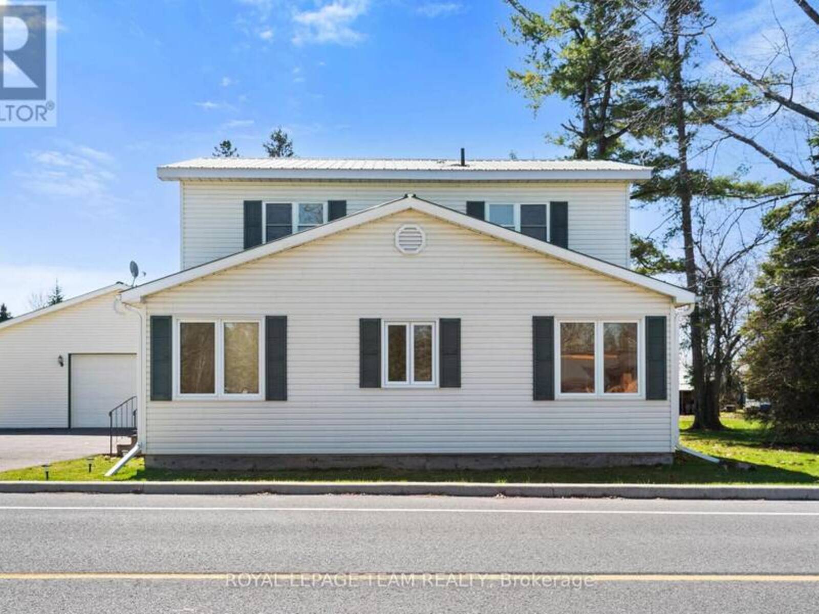 12106 LAKESHORE DRIVE, Morrisburg, Ontario K0C 1X0