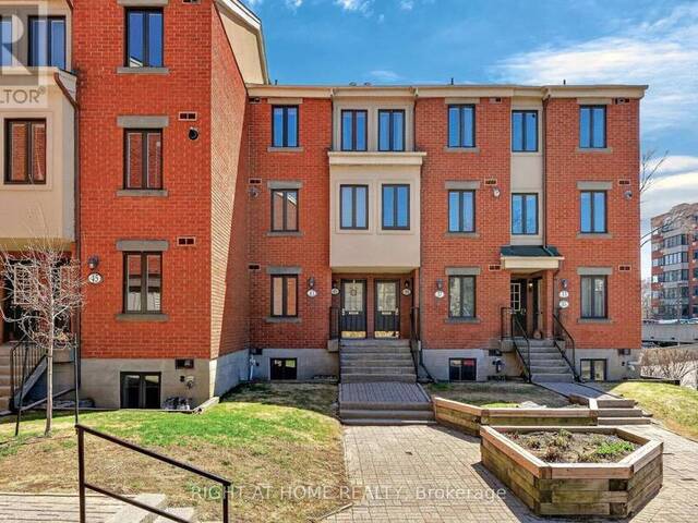 43 CRISPIN PRIVATE Ottawa Ontario, K1K 2T7 - 2 Bedrooms Condo For Sale