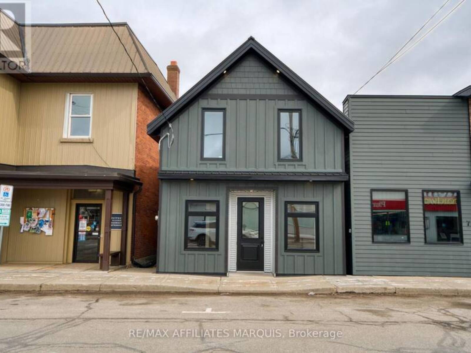 5 CHURCH STREET E, Westport, Ontario K0G 1X0