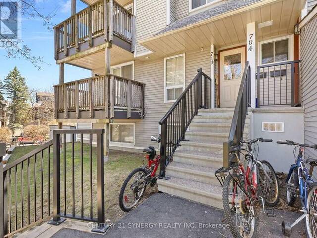 714 TANGUAY COURT Ottawa Ontario, K2L 3X2 - 2 Bedrooms Condo For Sale